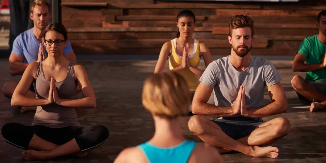 Yoga : Origines, bienfaits et postures essentielles