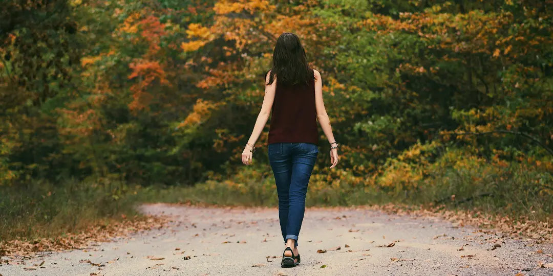 Se reconnecter à la nature dès le matin : marcher pour commencer la journée