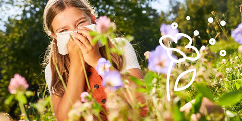 Gérer le rhume des foins naturellement avec la quercétine, l'ortie et d'autres plantes médicinales