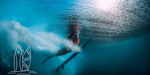 Les bienfaits du surf : entre exercice physique, pleine conscience et connexion à la nature