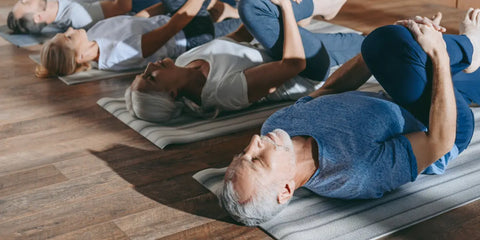 Yoga pour la santé des os prévention et gestion de l'ostéoporose