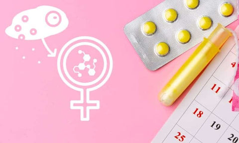 plaquette de médicaments, tampon, calendrier et symbole féminin scientifiques sur fond rose